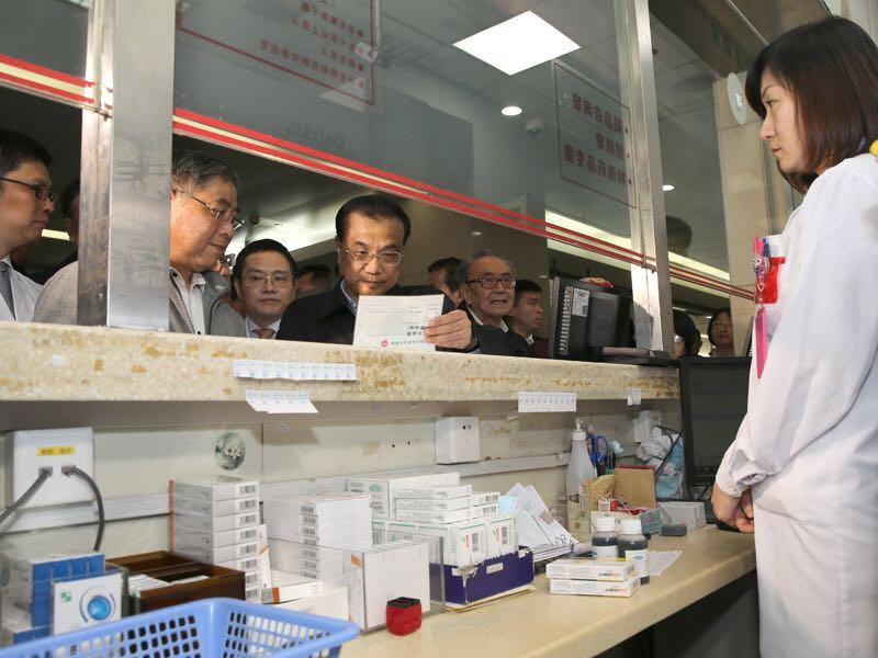 李克强总理近日就电影《我不是药神》引发舆论热议作出批示,要求有关部门加快落实抗癌药降价保供等相关措施