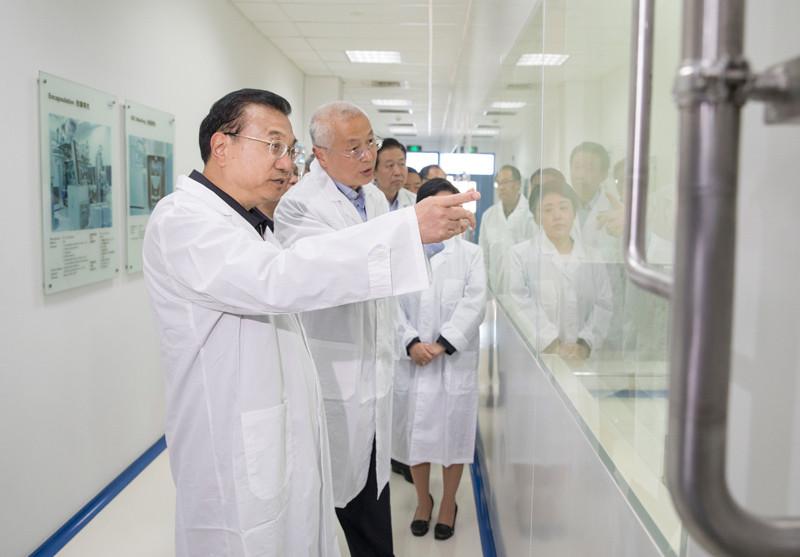 李克强总理近日就电影《我不是药神》引发舆论热议作出批示,要求有关部门加快落实抗癌药降价保供等相关措施
