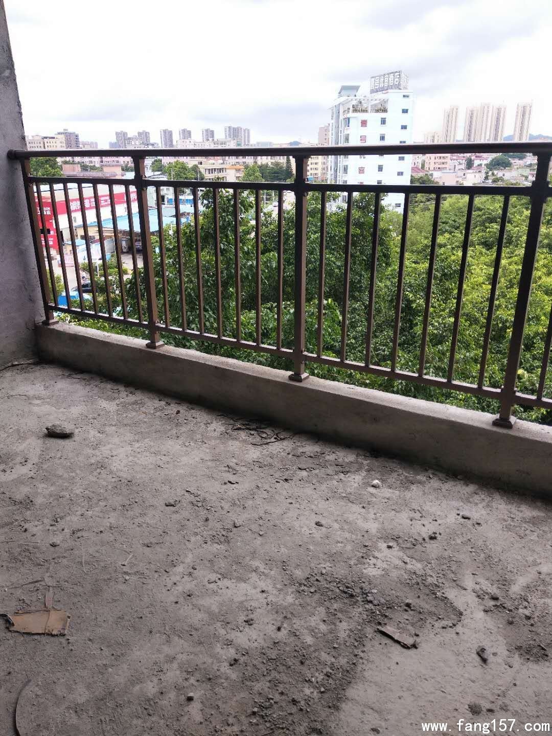 һ԰ִ¥ ͷ ·ߵһ ¥ҵֹ㳡